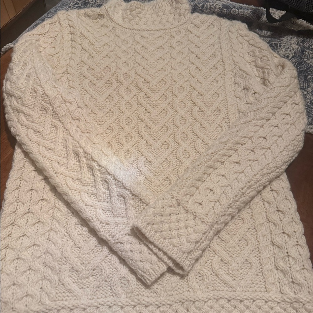 Aran Mor Merino Wool Cable knit Sweater - Picture 2 of 7